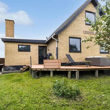 Holiday home Stunning In With Kitchen Rudkobing